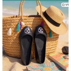 Crocs Giana Disc Ballet Flats Silver Medallion Womens Shoes Sz 11